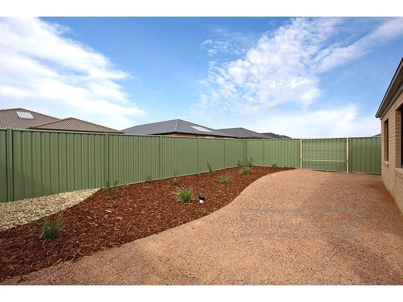 9 Manuka Grove, Wyndham Vale VIC 3024
