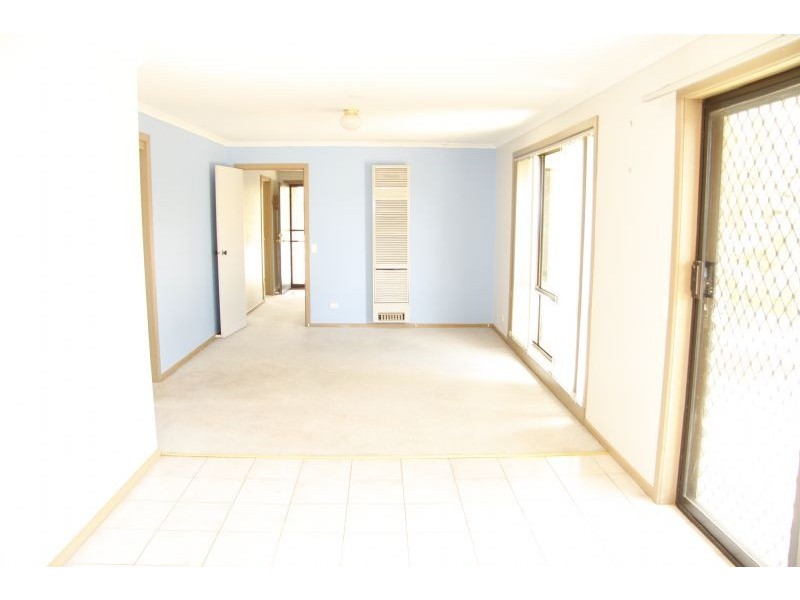 24 Kathleen Crescent, Hoppers Crossing VIC 3029