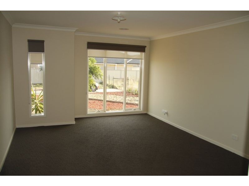 5 Nevis Place, Taylors Hill VIC 3037
