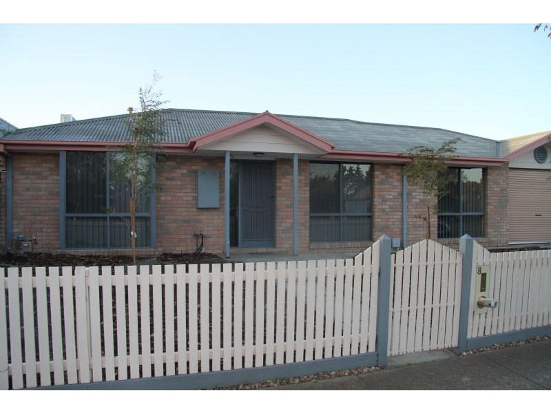 8 Thames Blvd, Tarneit VIC 3029