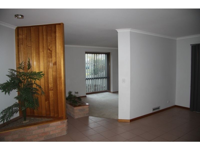 8 Thames Blvd, Tarneit VIC 3029