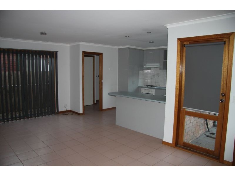 8 Thames Blvd, Tarneit VIC 3029