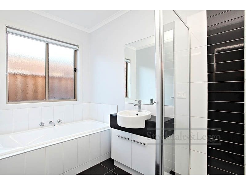 29 Rippleside Terrace, Tarneit VIC 3029