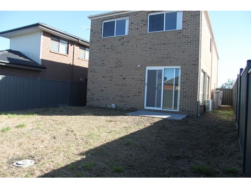 32 Misty Meadows Grove, Truganina VIC 3029