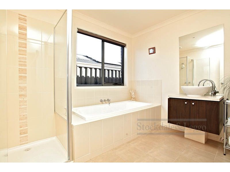 16 Field Street, Wyndham Vale VIC 3024