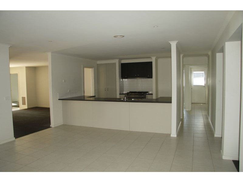 3 Kingbird Ave, Tarneit VIC 3029