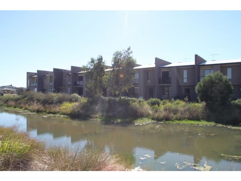 8 Scrubwren Drive, Williams Landing VIC 3027