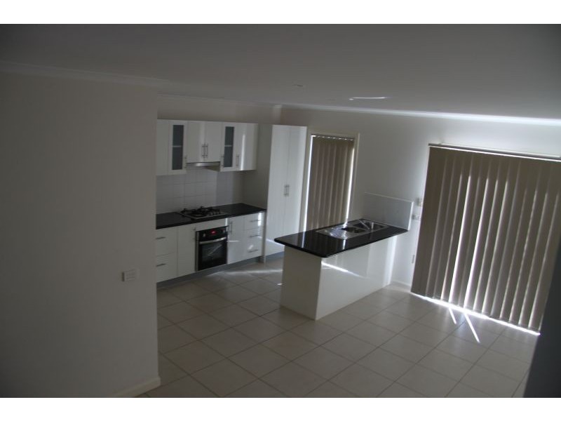 8 Scrubwren Drive, Williams Landing VIC 3027