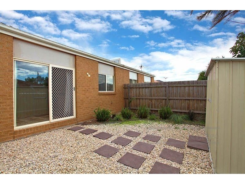 2/77 Honour Avenue, Wyndham Vale VIC 3024