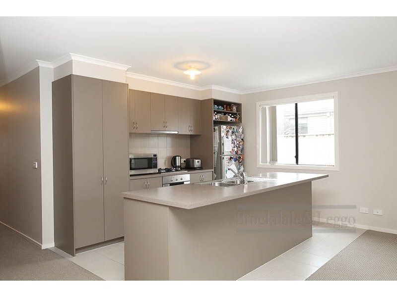 8 Shoveler Close, Williams Landing VIC 3027