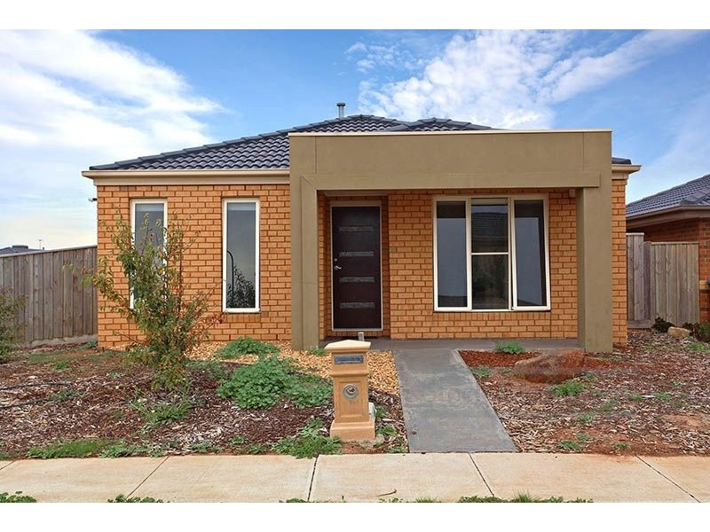 10 Poa Link, Wyndham Vale VIC 3024
