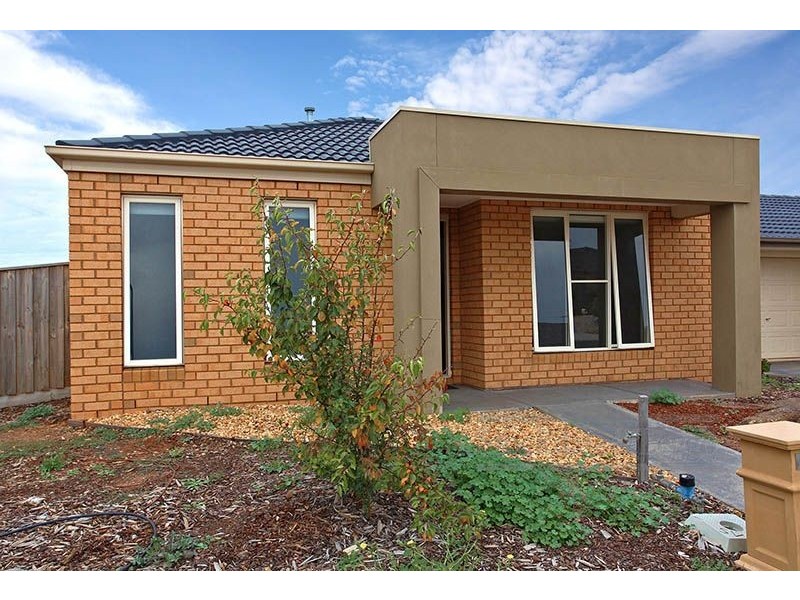 10 Poa Link, Wyndham Vale VIC 3024