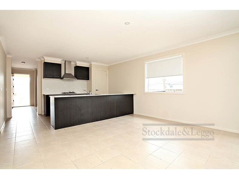 10 Poa Link, Wyndham Vale VIC 3024