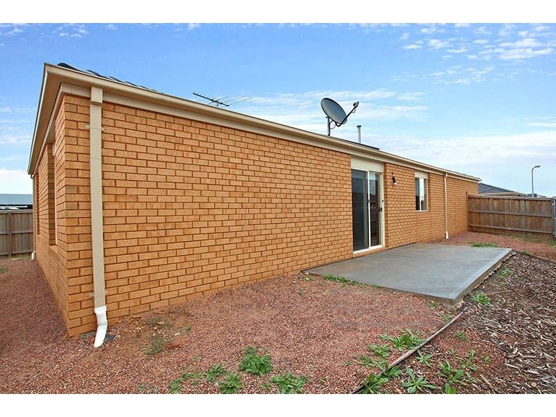 10 Poa Link, Wyndham Vale VIC 3024