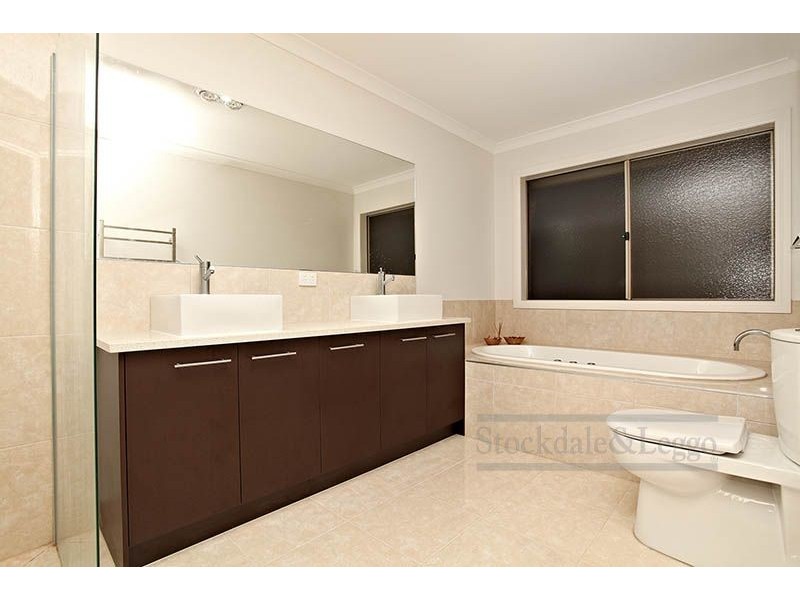 7 Carisbrook Circuit, Truganina VIC 3029