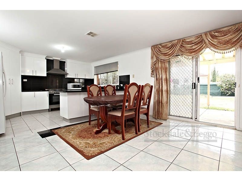 4 Alsace Avenue, Hoppers Crossing VIC 3029
