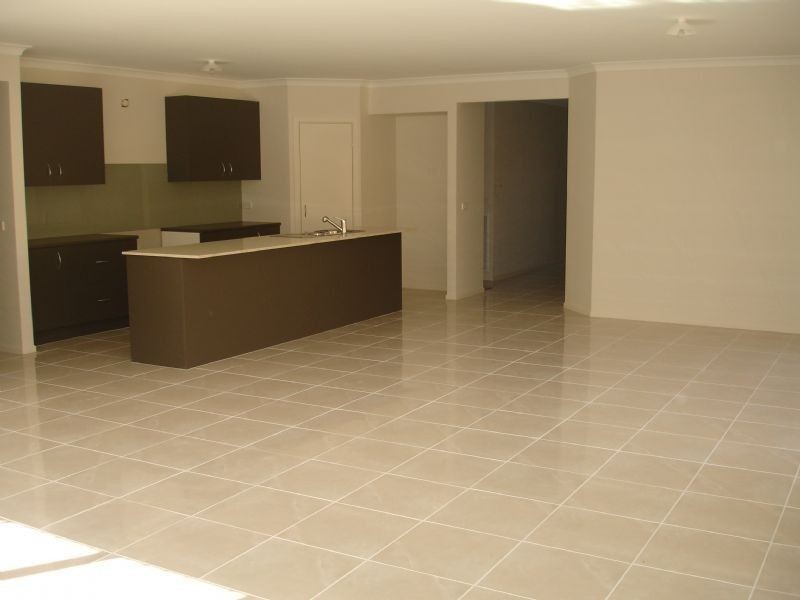 8 Kenton Ave, Williams Landing VIC 3027