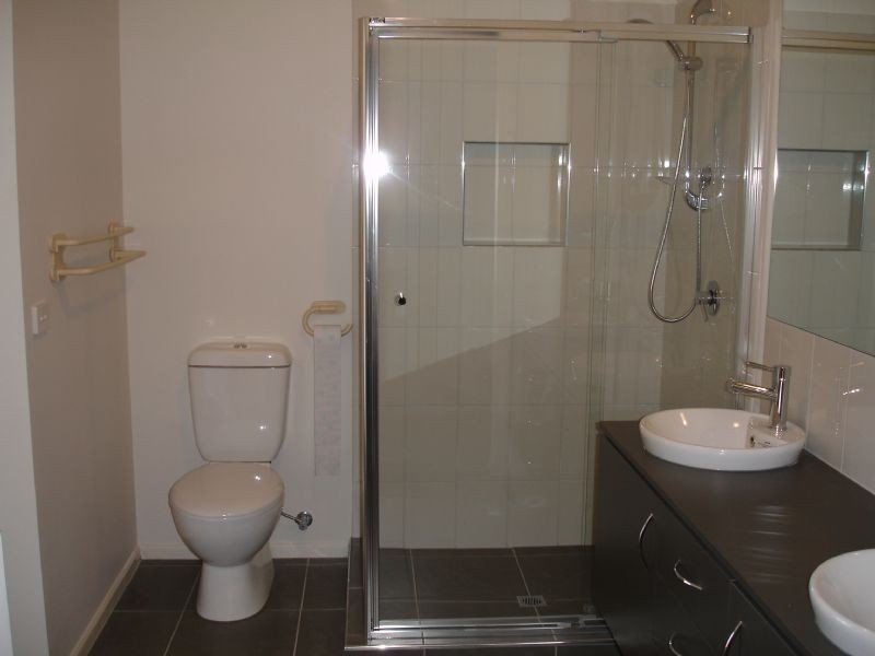 8 Kenton Ave, Williams Landing VIC 3027