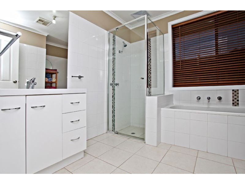 54 Swan Street, Werribee VIC 3030