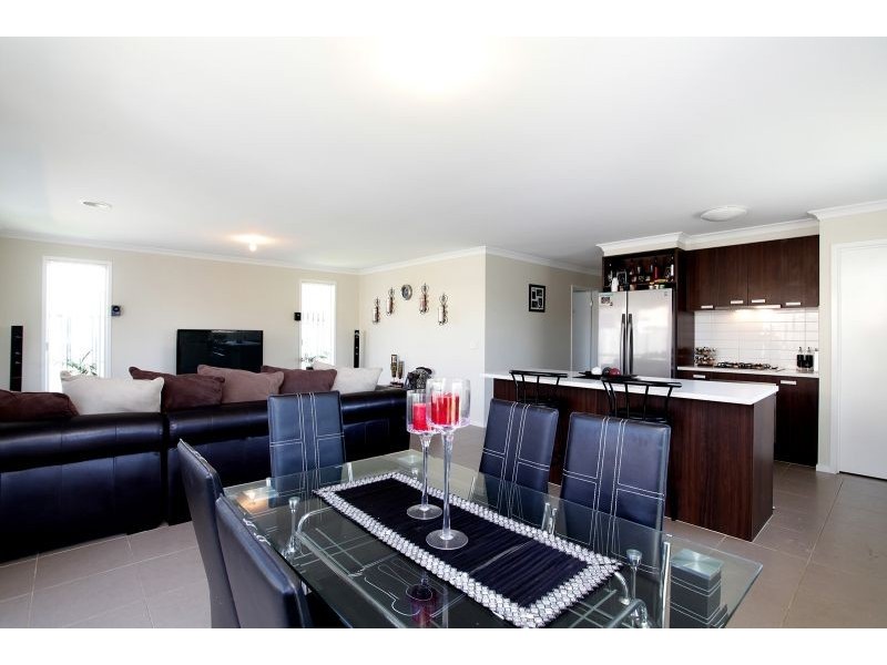 45 Hummingbird Boulevard, Tarneit VIC 3029