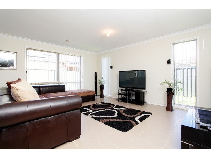 45 Hummingbird Boulevard, Tarneit VIC 3029
