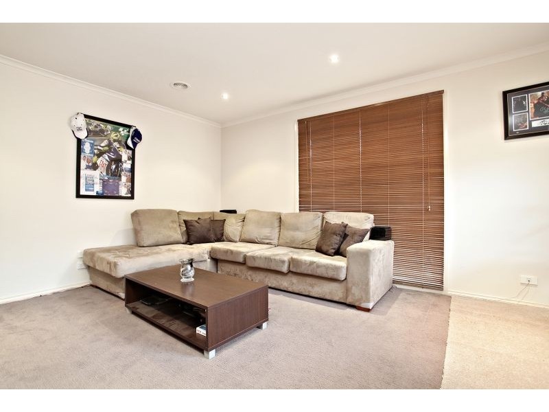 10 Bridlepath Drive, Truganina VIC 3029
