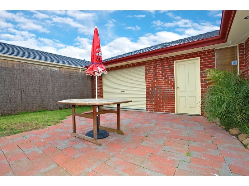 10 Bridlepath Drive, Truganina VIC 3029