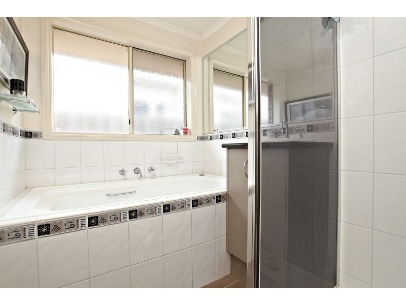 10 Bridlepath Drive, Truganina VIC 3029