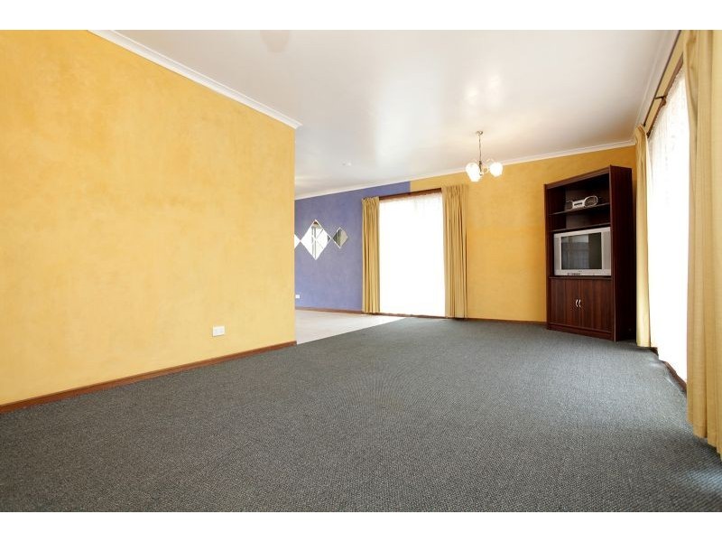 30 Thames Boulevard, Werribee VIC 3030