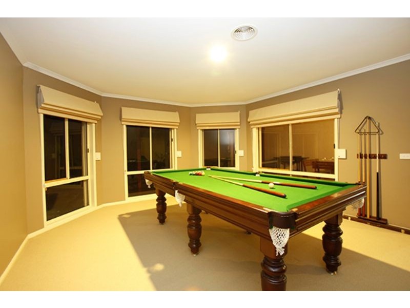 20 Dunfermline Way, Point Cook VIC 3030