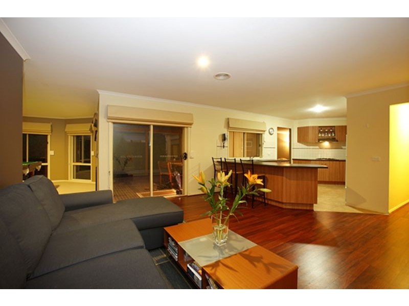 20 Dunfermline Way, Point Cook VIC 3030