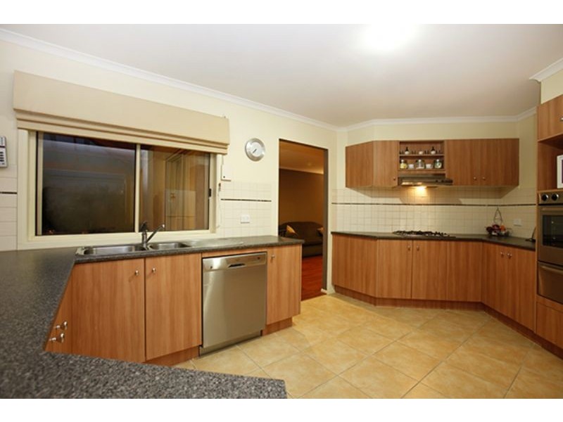 20 Dunfermline Way, Point Cook VIC 3030