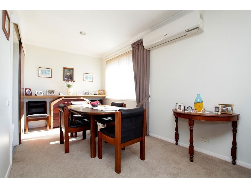 18 Elizabeth Avenue, Werribee VIC 3030