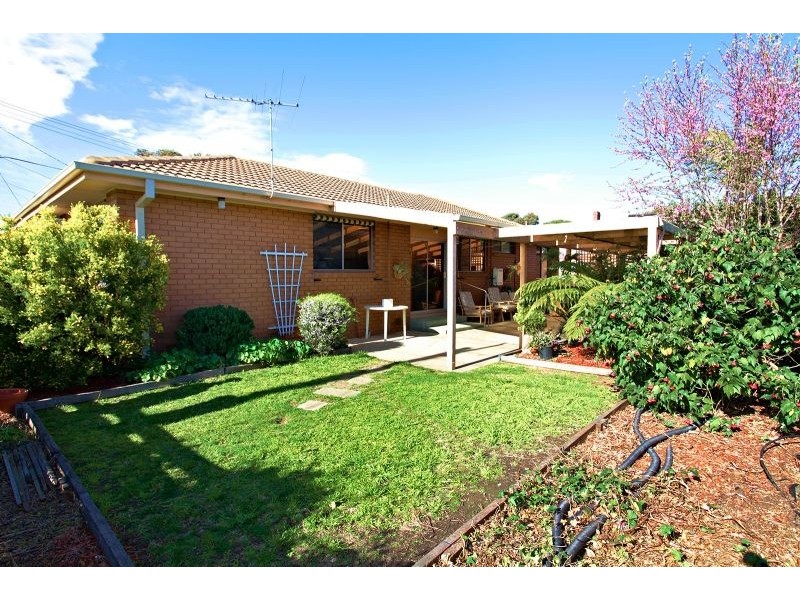 18 Elizabeth Avenue, Werribee VIC 3030