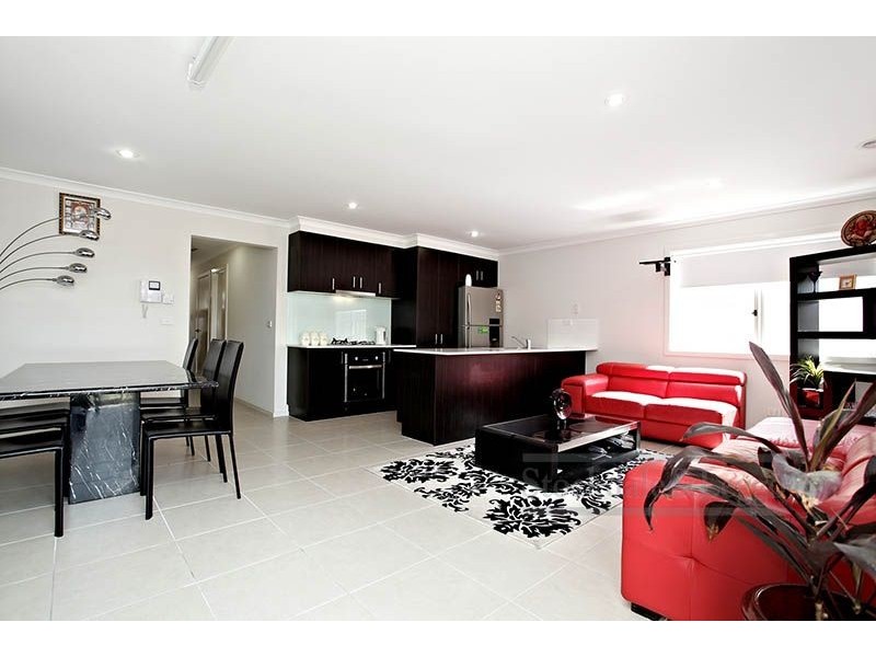 1/10 Starflower Way, Truganina VIC 3029