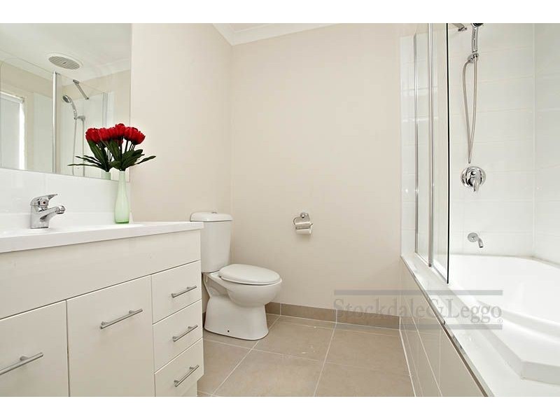 1/10 Starflower Way, Truganina VIC 3029