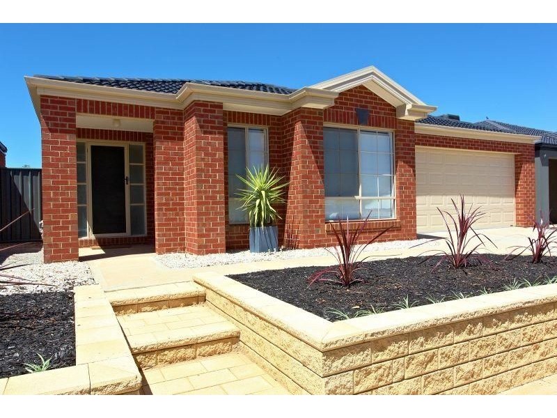 101 Manor Lakes Boulevard, Wyndham Vale VIC 3024