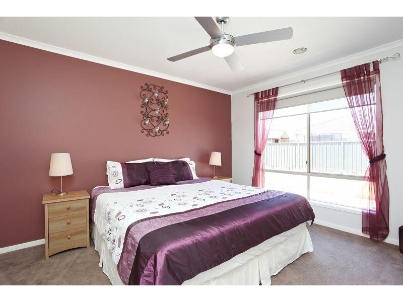101 Manor Lakes Boulevard, Wyndham Vale VIC 3024