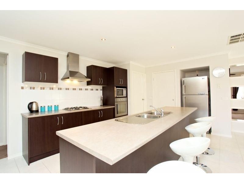 101 Manor Lakes Boulevard, Wyndham Vale VIC 3024