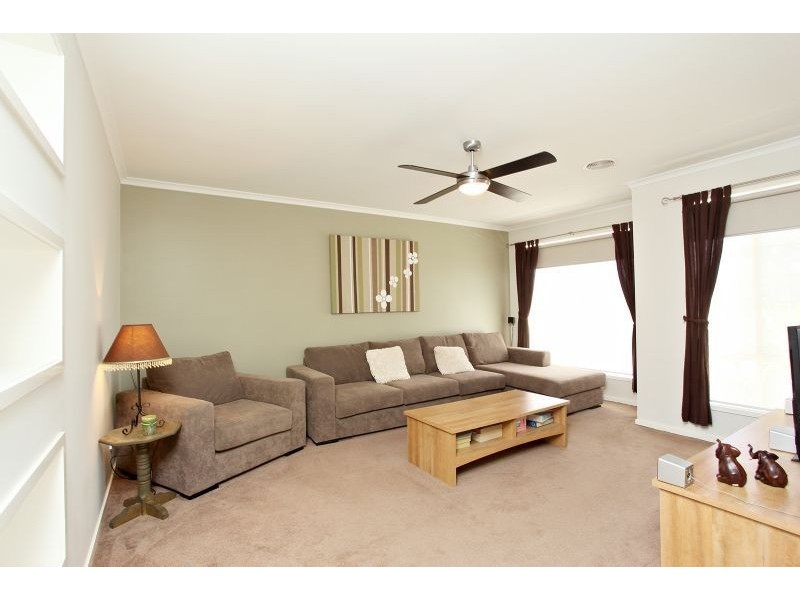 101 Manor Lakes Boulevard, Wyndham Vale VIC 3024