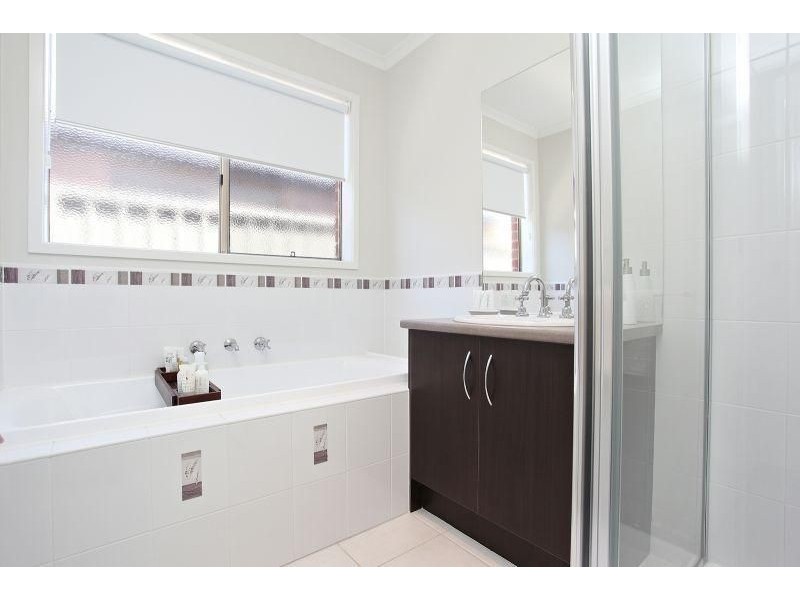 101 Manor Lakes Boulevard, Wyndham Vale VIC 3024