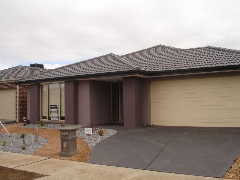 11 Aruba Ave, Point Cook VIC 3030