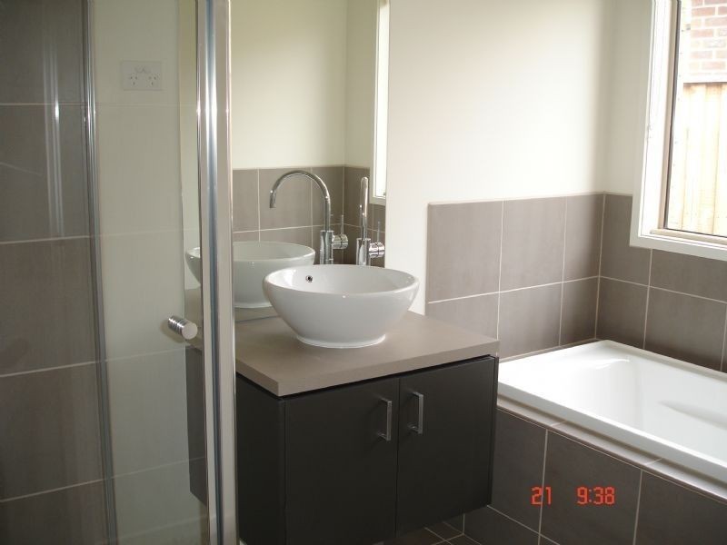 11 Aruba Ave, Point Cook VIC 3030