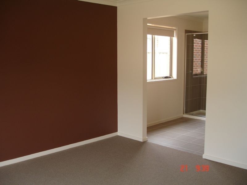11 Aruba Ave, Point Cook VIC 3030