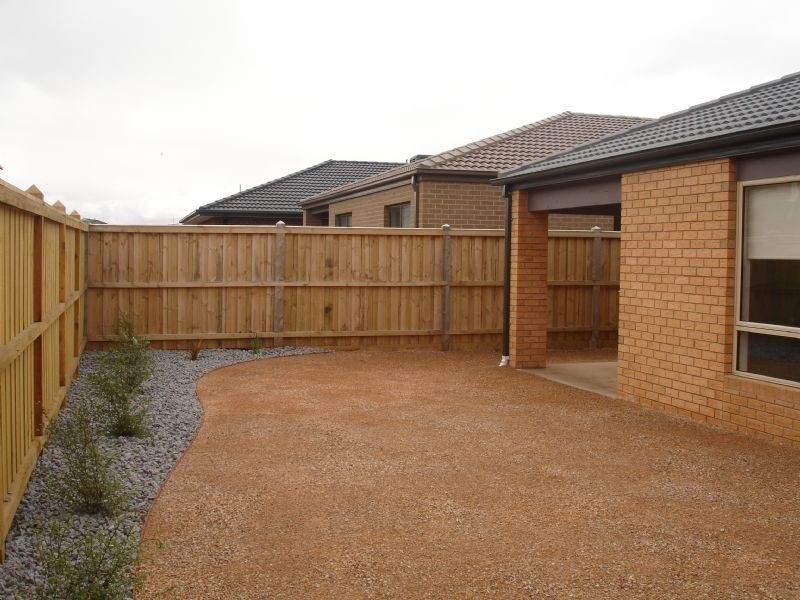 11 Aruba Ave, Point Cook VIC 3030