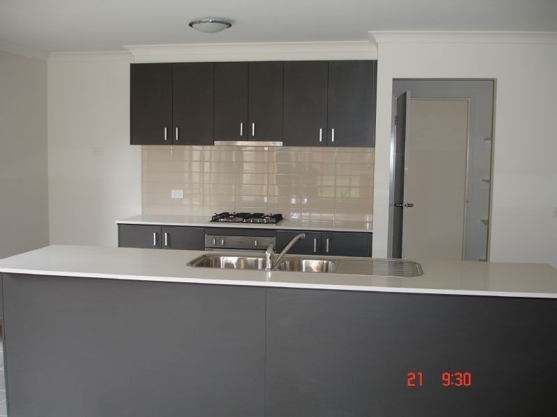 11 Aruba Ave, Point Cook VIC 3030