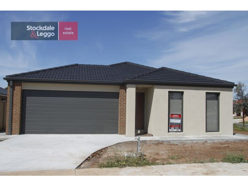 2 Toryboy Street, Melton South VIC 3338