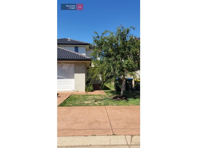 82 Vaucluse Blvd, Sanctuary Lakes VIC 3030