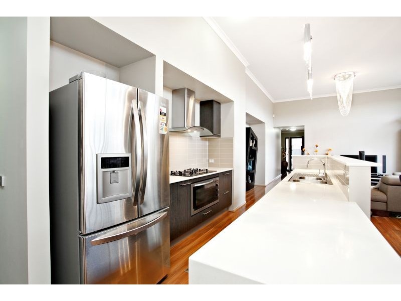 18 Landmark Crescent, Wyndham Vale VIC 3024