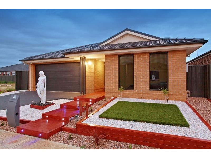 18 Landmark Crescent, Wyndham Vale VIC 3024